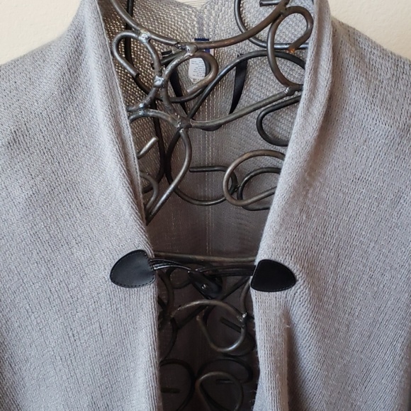 Grey cardigan/ shawl - Picture 3 of 6